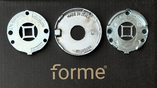 Металлическая розетка FIXA - прочная основа итальянских дверных ручек Forme