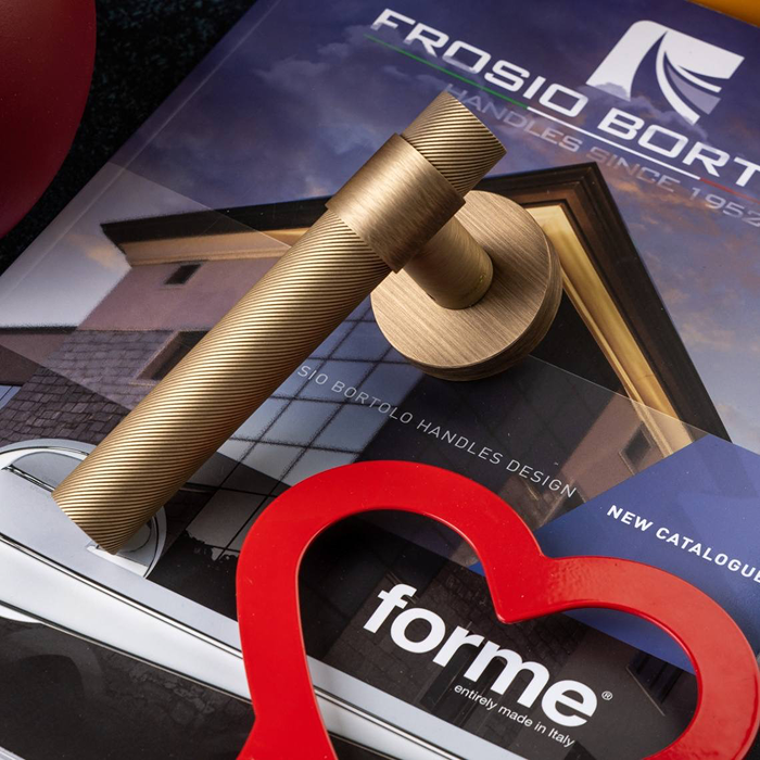 Дверные ручки в цвете матовая бронза из Италии